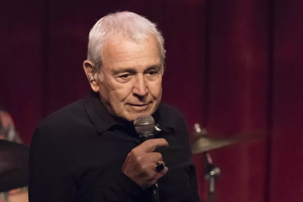 Morre o cantor e compositor Carlos Lyra, aos 90 anos, no Rio