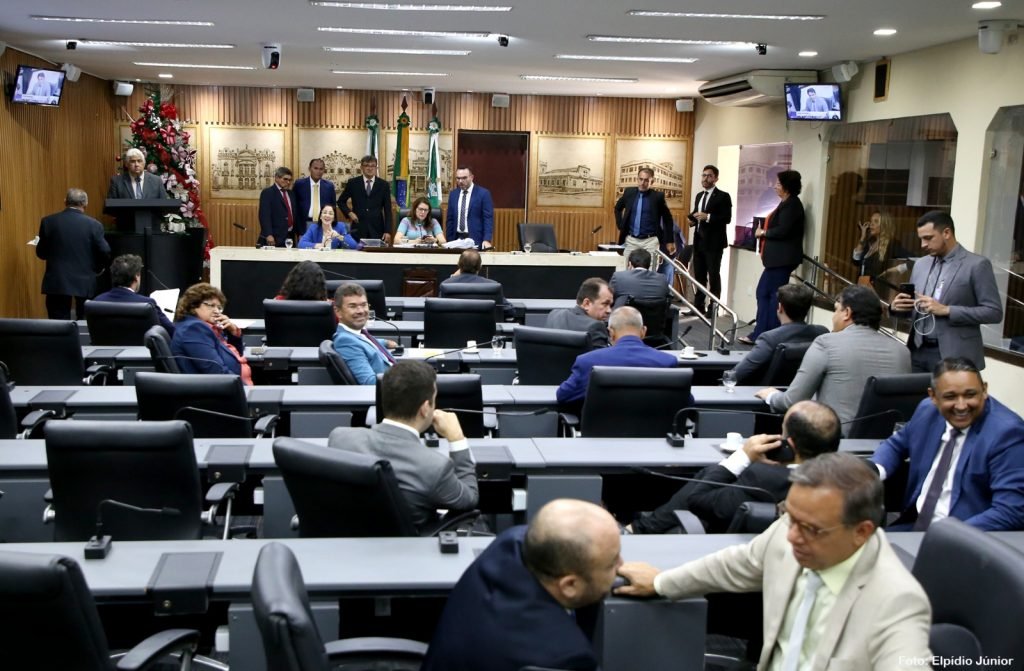 Em regime de urgência, Câmara Municipal de Natal aprova 23 projetos de lei