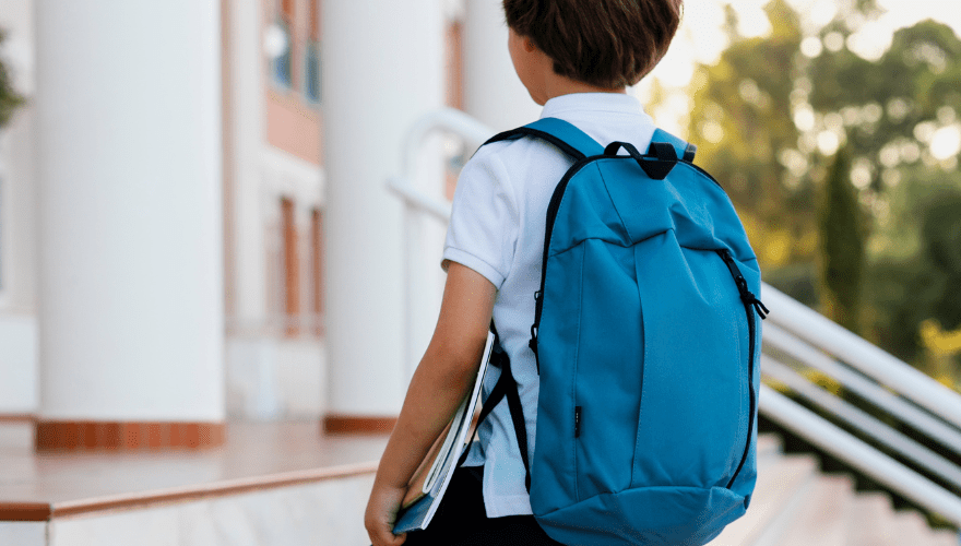 Mãe será indenizada por município após menor sair de escola sozinho