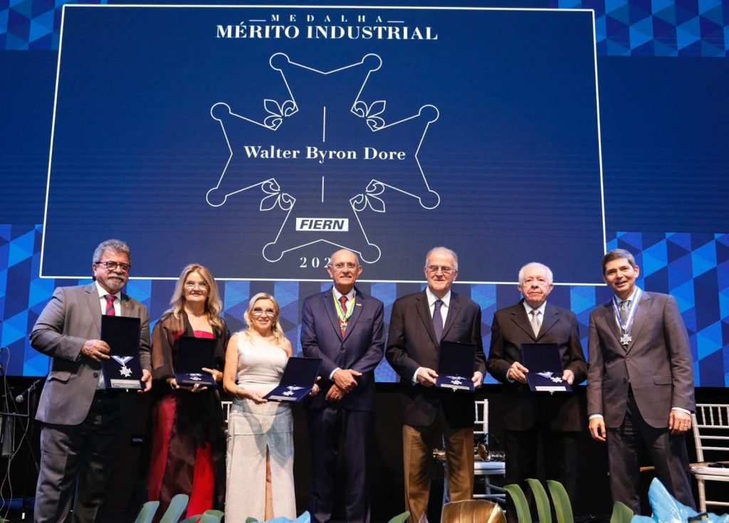 FIERN premia com Medalha do Mérito Walter Byron Dore empresários e apoiadores da indústria potiguar