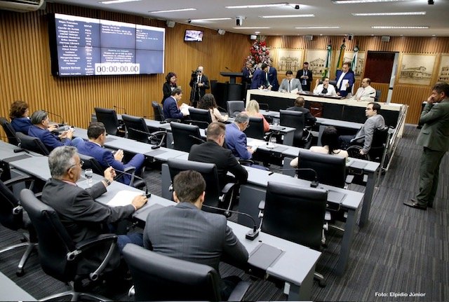 Câmara aprova projetos que beneficiam servidores da Saúde e Assistência Social