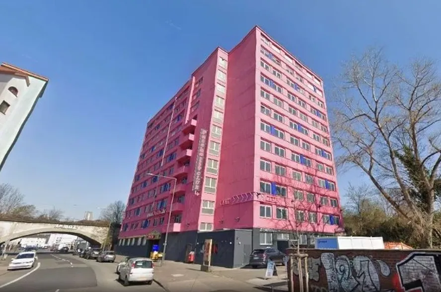 Maior bordel do mundo tem 12 andares e atende até mil clientes por dia