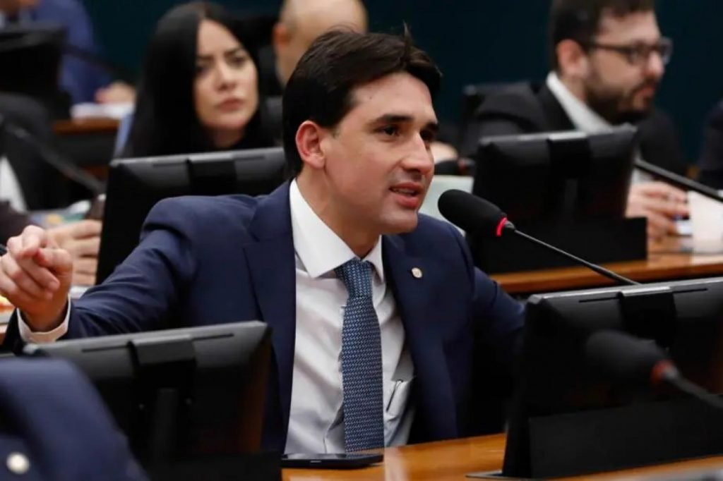 Plano para redução das passagens aéreas será divulgado na segunda-feira, diz ministério