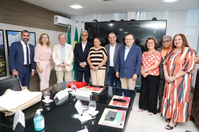 Governadora recebe a direção do Grupo Solar Coca-Cola