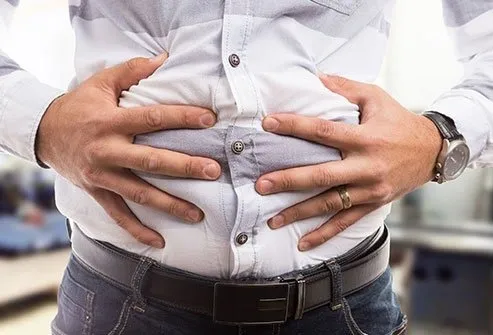 Passageiro soltando gases fedorentos atrapalha decolagem de avião