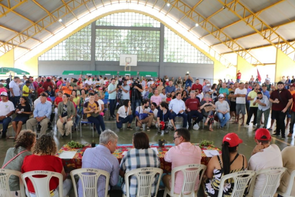 Governo entrega 50 títulos de terras no assentamento Maísa, em Mossoró e prometefinalizar processo de regularização até o final do ano