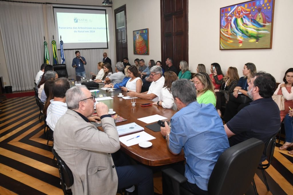 Câmara Técnica da Prefeitura debate estratégias contra dengue e arboviroses