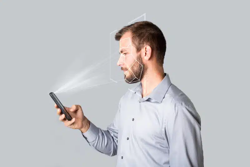 iOS: malware coleta dados de biometria facial para acessar contas bancárias