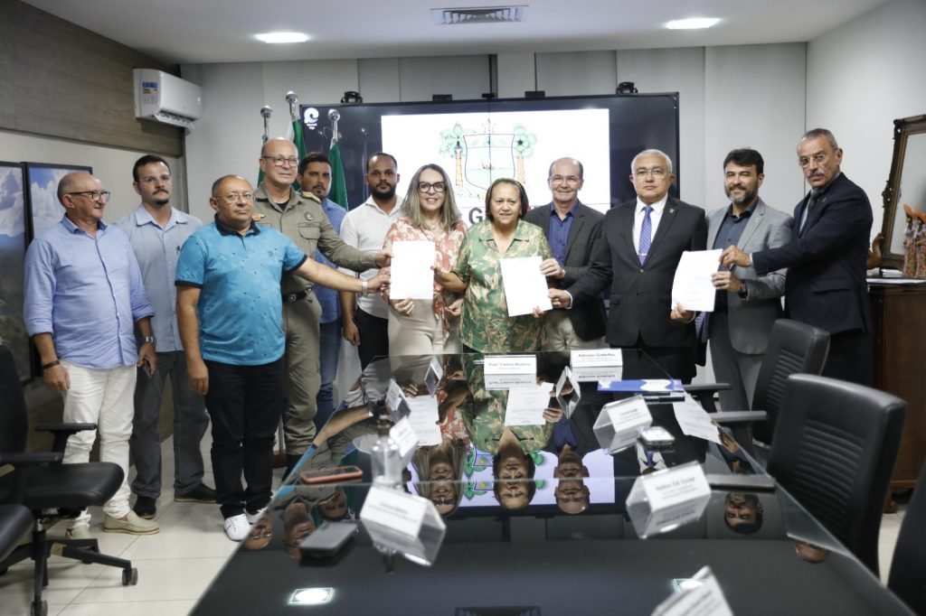 Governadora assina ordens de serviço para unidades de segurança