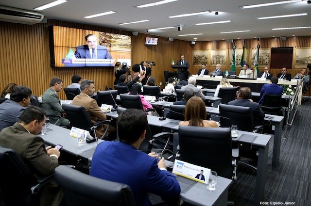 Ano Legislativo é aberto com leitura da mensagem do prefeito na Câmara de Natal