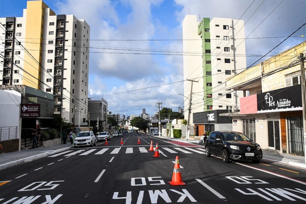 Prefeitura entrega obras de requalificação da Avenida Jaguarari