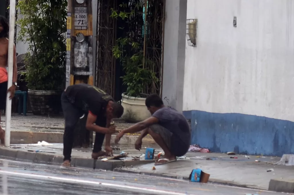 “Cracolândia” preocupa moradores e comerciantes na avenida Jaguarari