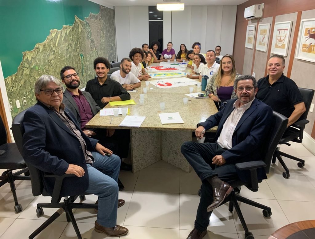 Governo do RN e movimentos estudantis discutem o direito ao transporte