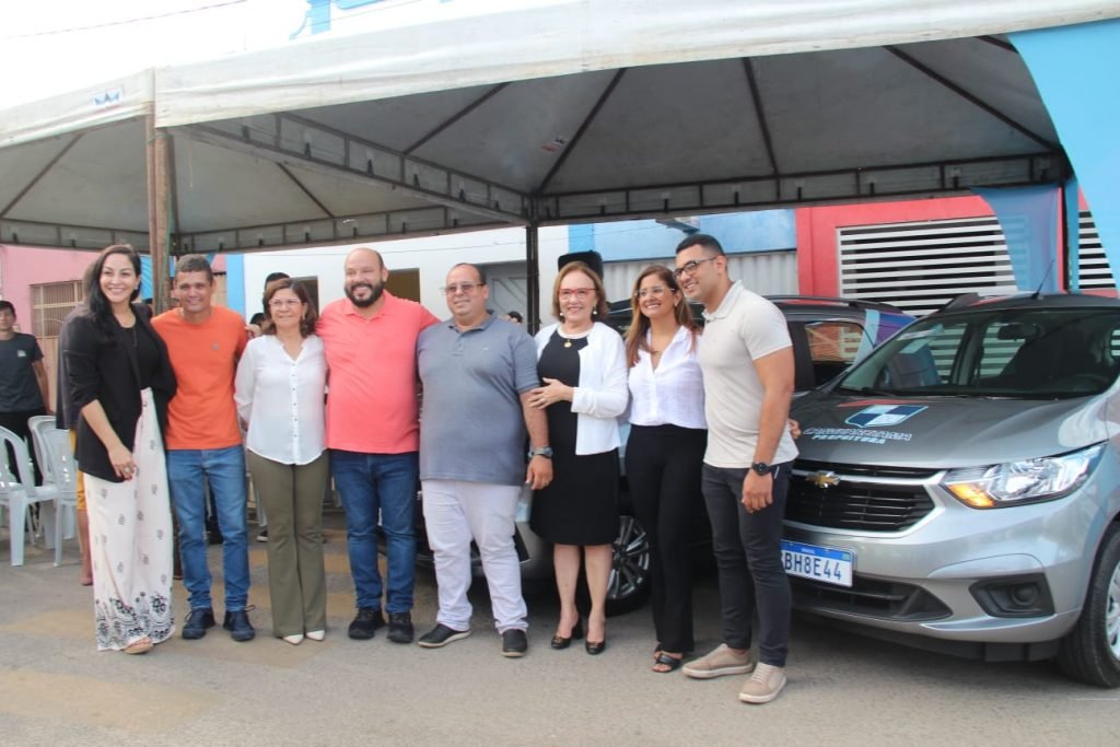 Senadora Zenaide faz entrega de veículos em Natal e Canguaretama