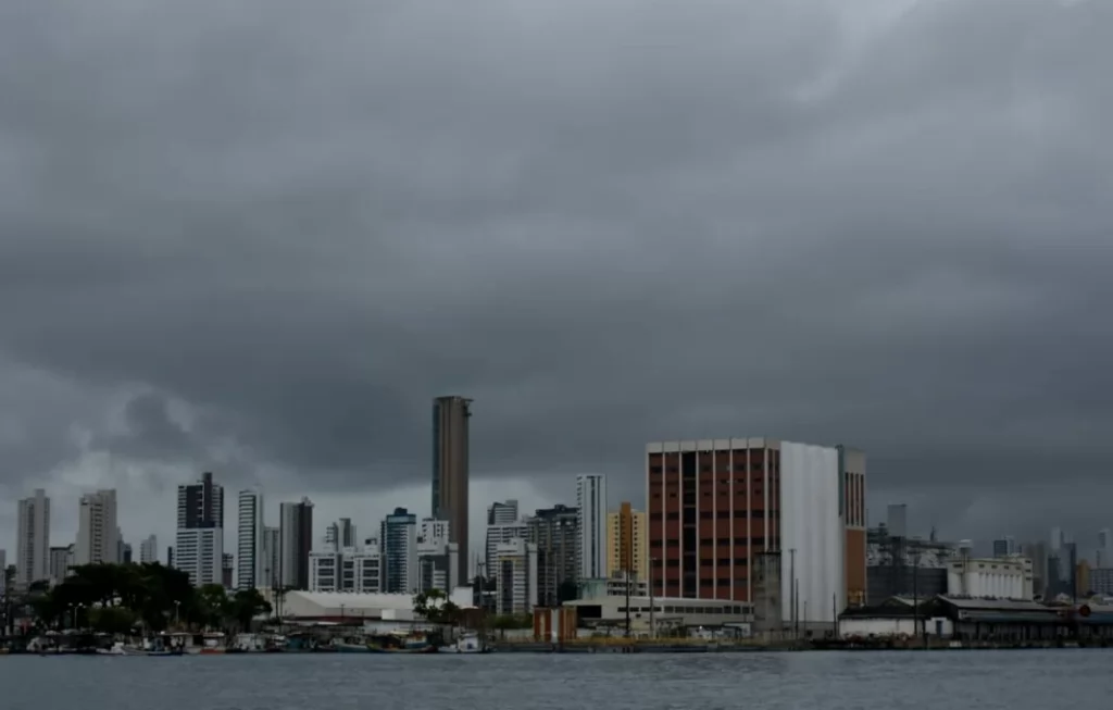 Inmet alerta para chuvas intensas em todo o RN