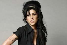 Para ‘Back to Black’, Amy Winehouse não passa de uma pessoa viciada em álcool e drogas
