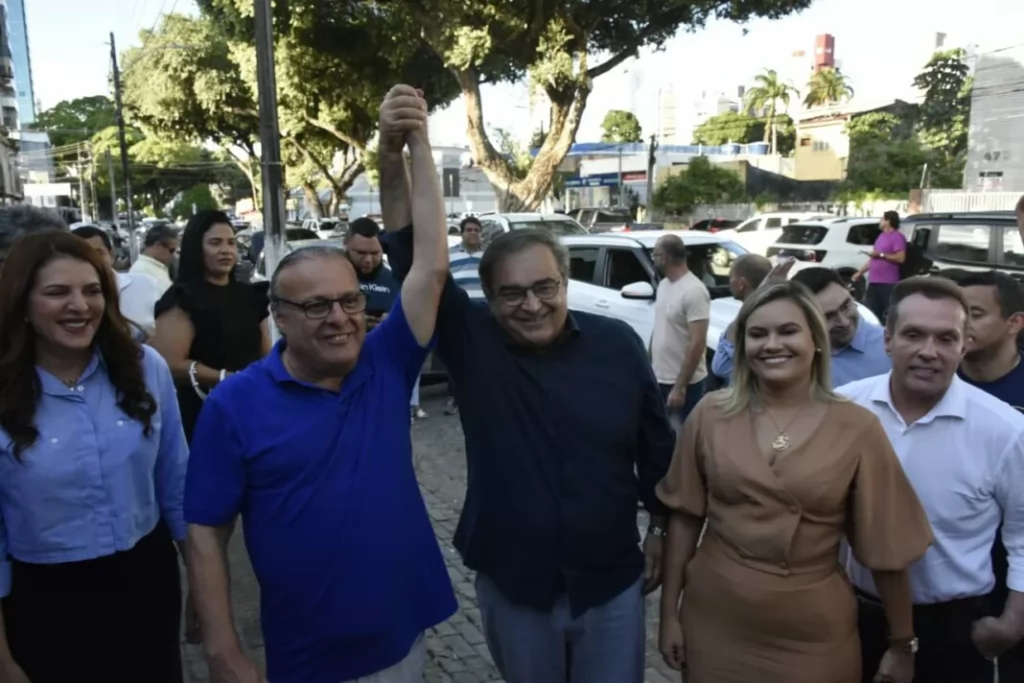 Álvaro Dias oficializa apoio à pré-candidatura de Paulinho Freire