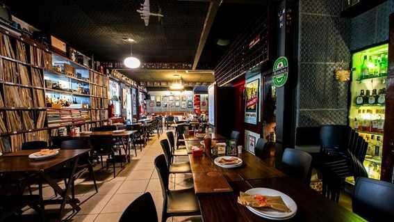 Comissão aprova projeto que obriga restaurante a oferecer cardápio impresso