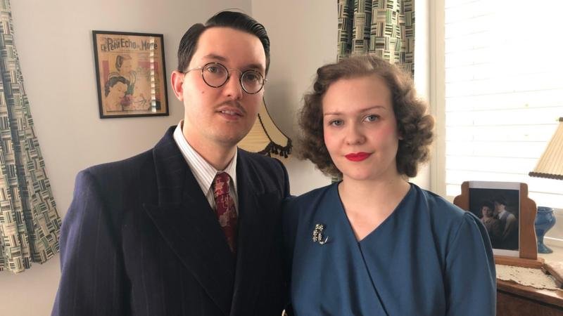 O casal que vive como se estivesse nos anos 1940: ‘É uma vida simples’