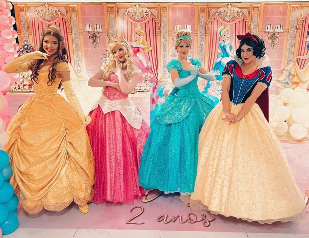 Bosque Encena retorna às manhãs de domingo com o espetáculo “Encontro de Princesas” da Cia Era Uma Vez.