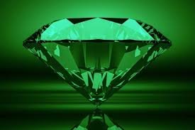 Leilão da Receita tem iPhone por R$ 500 e esmeralda por R$ 115 milhões; saiba participar