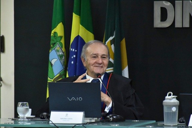 Conselheiro Tarcísio Costa é homenageado em sua última sessão no Tribunal de Contas