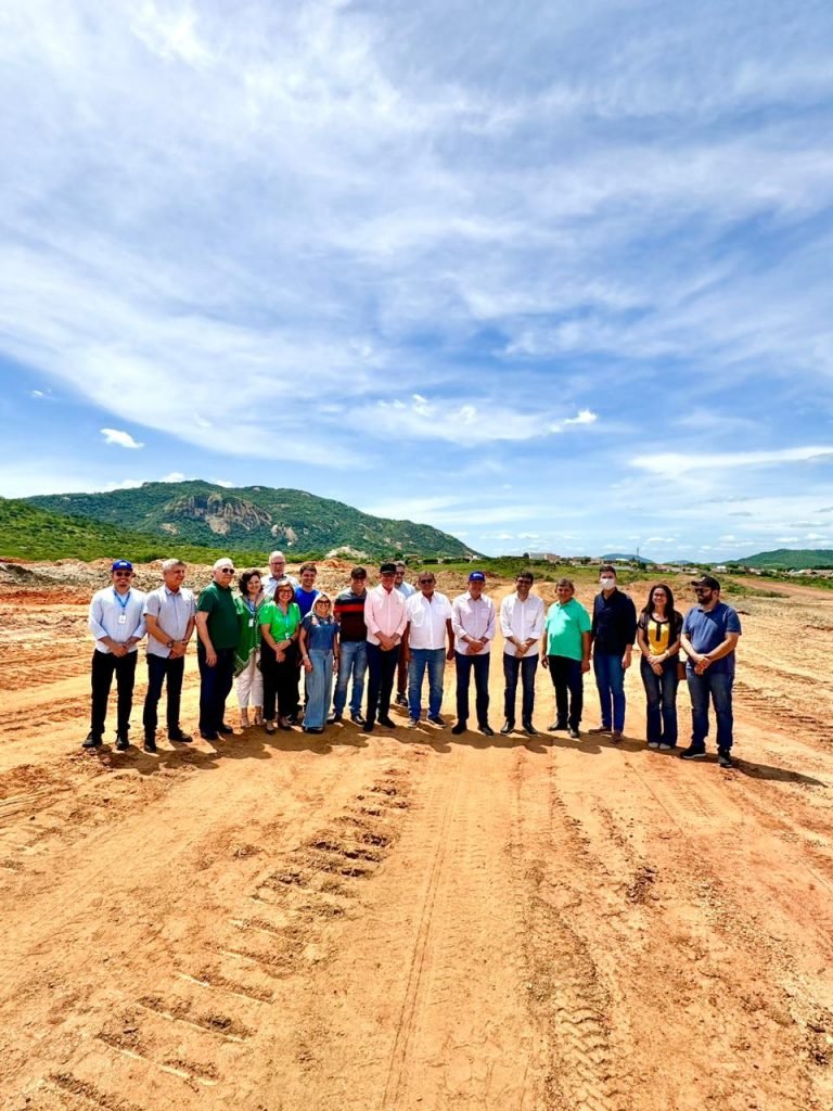 Presidente da FIERN entrega à Prefeitura de Serra Negra do Norte marco legal do Polo Boneleiro do município