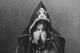 A história do homem que viveu 82 anos sem ver uma mulher