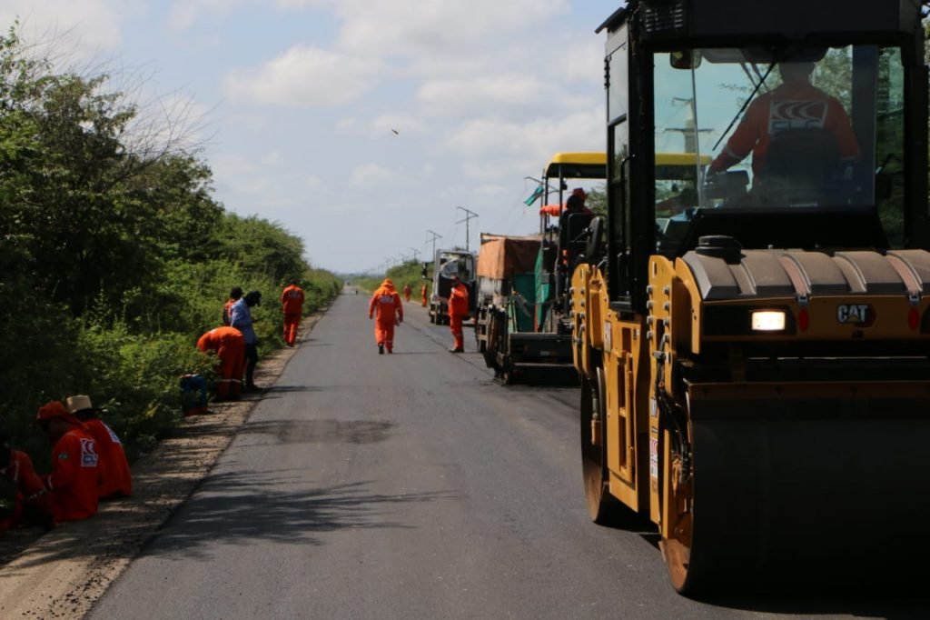 Obras na RN-015 avançam e chegam a pontos mais críticos da rodovia