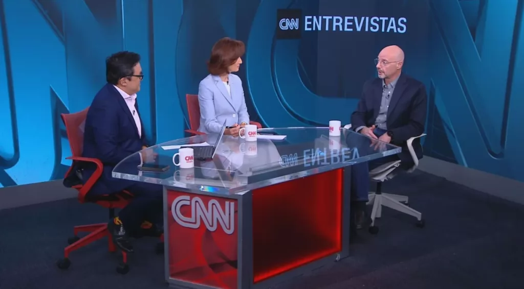 É preciso ser herói, visionário ou sem juízo para investir no Brasil, diz Schwartsman ao CNN Entrevistas