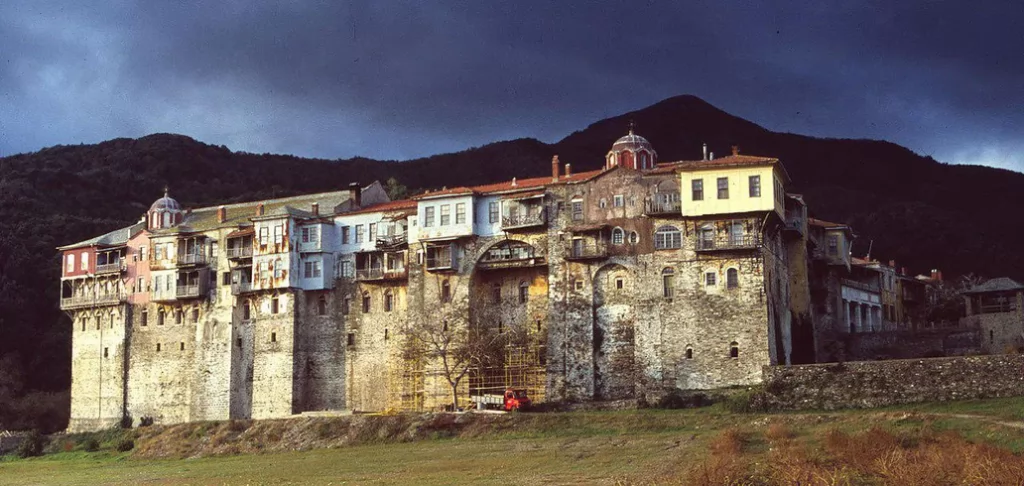 5 destinos turísticos pelo mundo que proíbem a entrada de mulheres