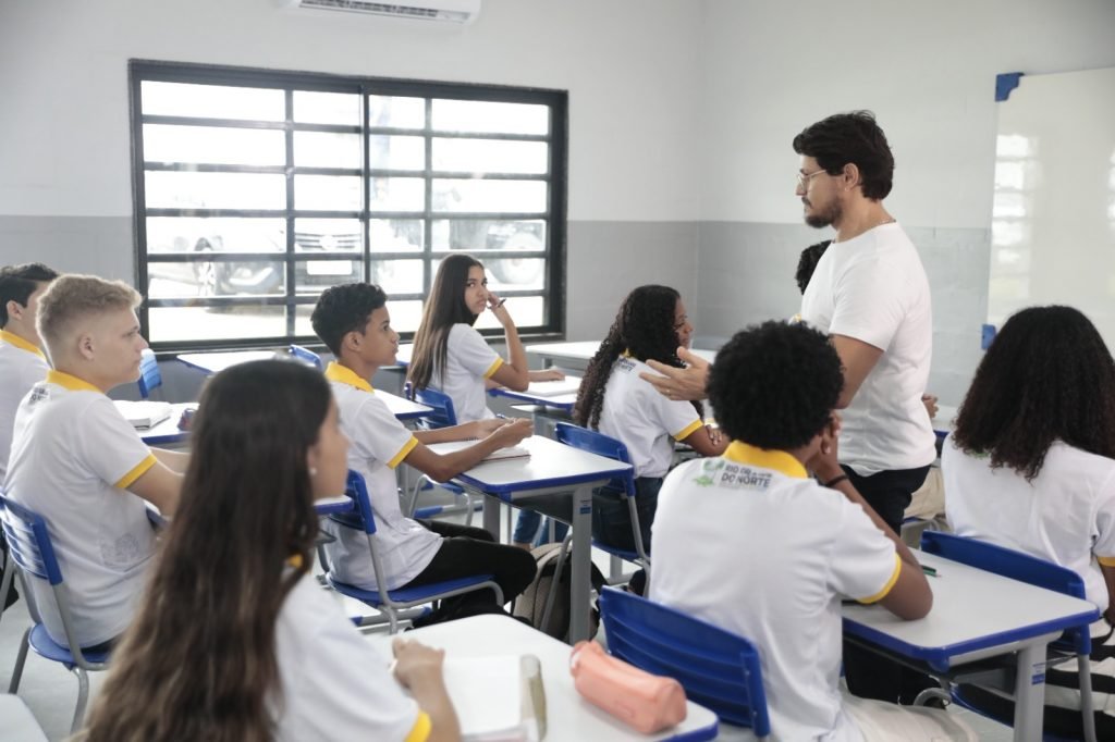 Lei da Política de Educação em Tempo Integral na rede estadual é sancionada