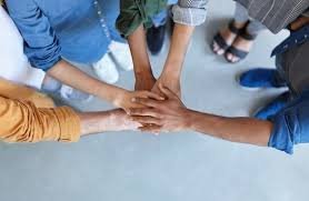 Cientistas descobrem qual é a parte do cérebro que nos faz querer ajudar uns aos outros