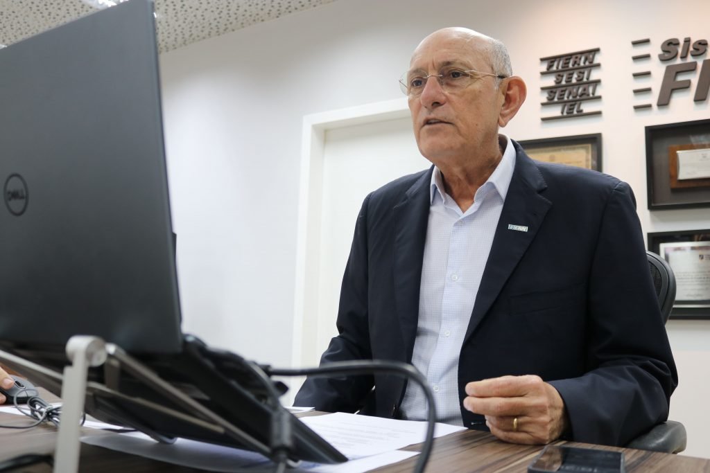 Roberto Serquiz apresenta iniciativas sustentáveis e impactos do aquecimento global na economia potiguar