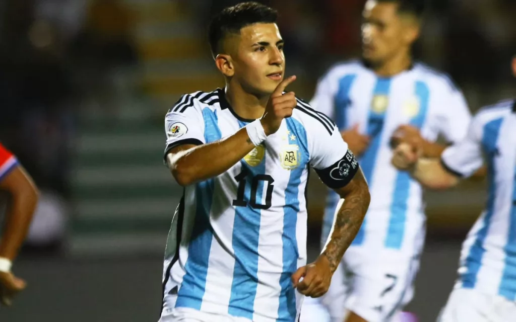 Botafogo acerta a contratação de Thiago Almada