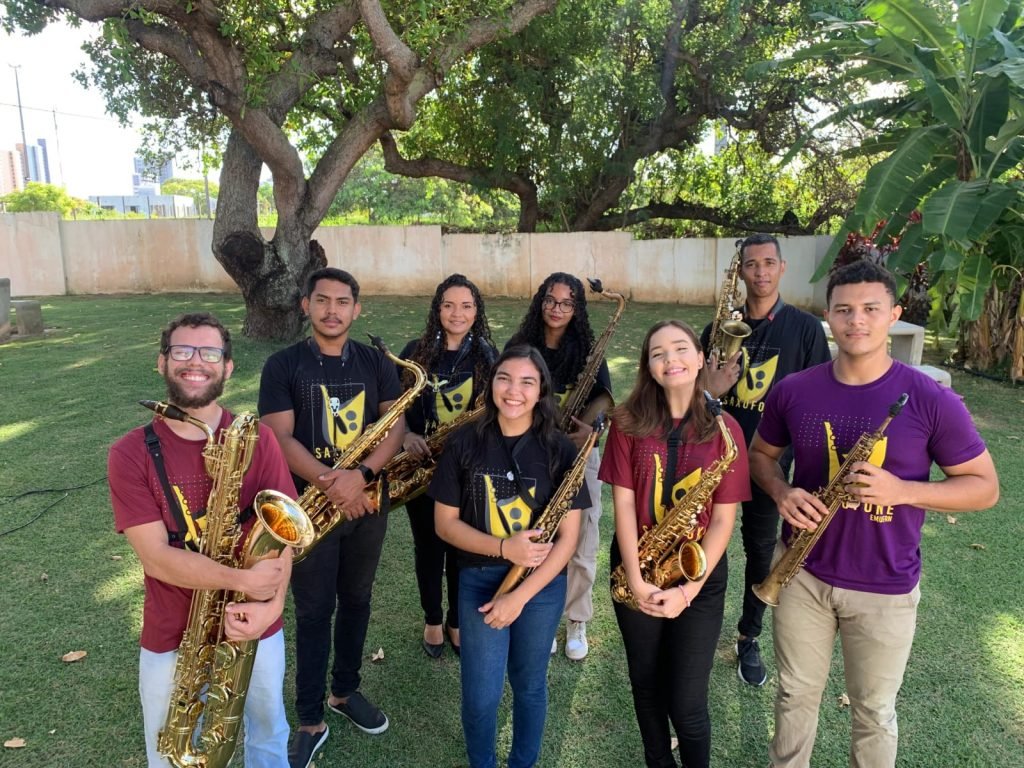 Circo do Peteca e Bando de Sax se apresentam no Parque das Dunas no domingo (07)