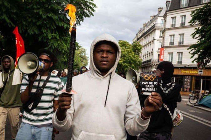 Pátria dos direitos humanos? A expulsão em massa de sem-teto das ruas de Paris antes dos Jogos Olímpicos