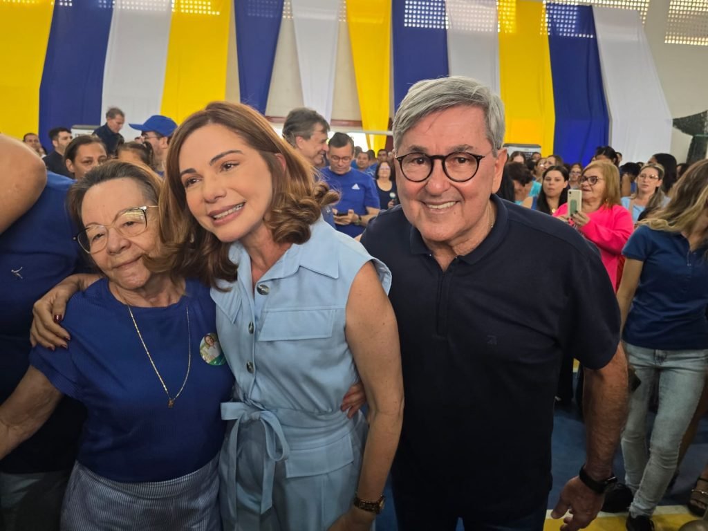 Liderando as intenções de votos, Fernanda Costa tem nome homologado como candidata a prefeita de Santa Cruz