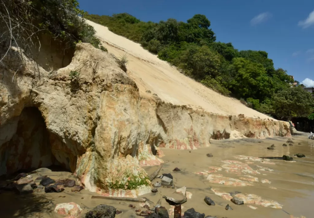 Sem licença ambiental, engorda da praia pode ficar para 2025