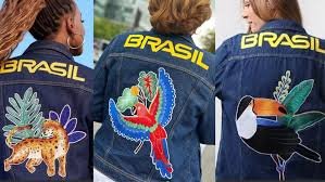 ‘Ignorância botânica’: professora de jardinagem questiona plantas retratadas em uniformes