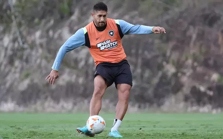 Negociando com Adryelson, Botafogo pode ter reforço “caseiro” para a zaga