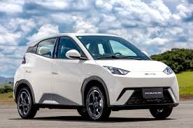 Canadá vai impor taxação de 100% para carros chineses