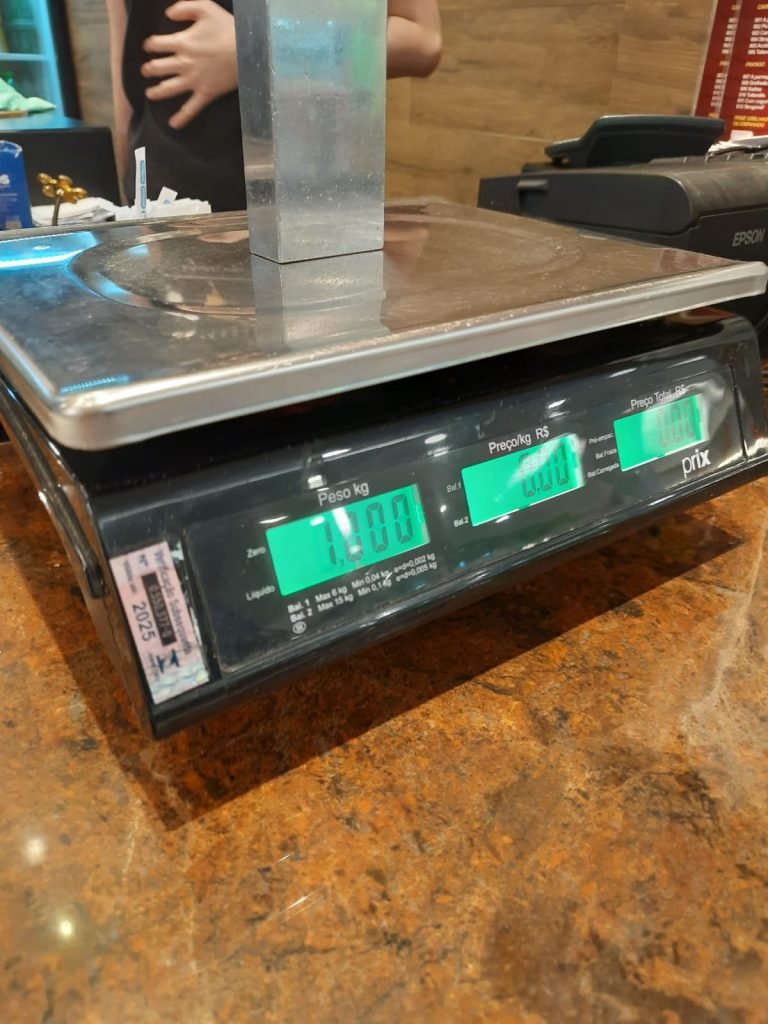 Venda de alimento a peso e pão francês é fiscalizada pelo IPEM/RN em Natal e Mossoró