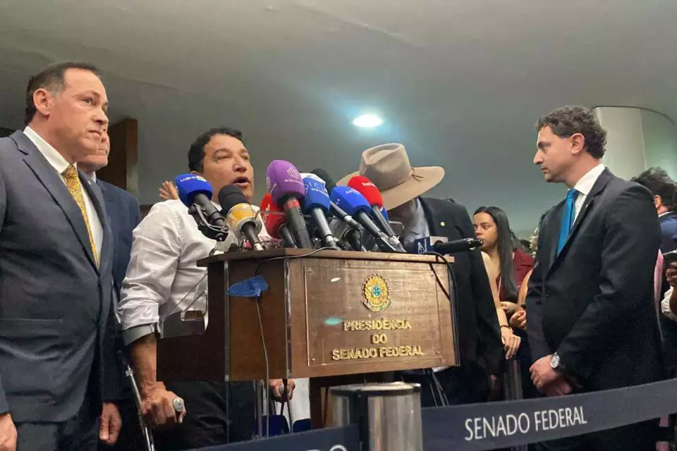 Impeachment de Moraes chega a 101 assinaturas no 1º dia. Veja quem já assinou