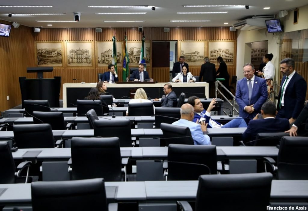 Câmara de Natal retoma atividades legislativas e aprova onze projetos