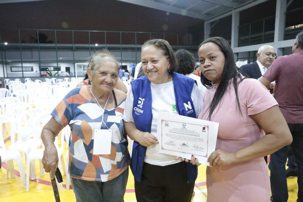 120 Famílias de Bom Pastor recebem Títulos de Regularização Fundiária em Plenária do Orçamento Participativo