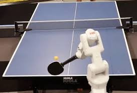 Google treinou robô para derrotar humanos no tênis de mesa; assista