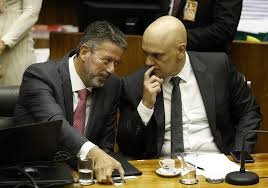 Lira diz estar preocupado com bloqueio de contas da Starlink por decisão de Moraes ao suspender o X no Brasil