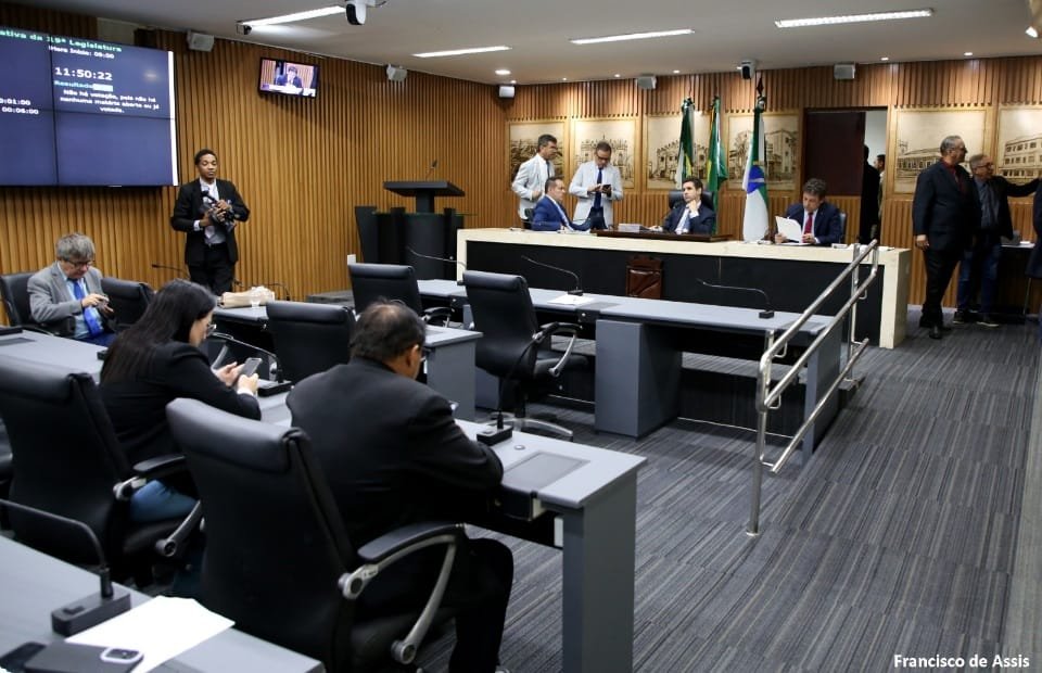 Câmara de Natal aprova programas para a educação municipal