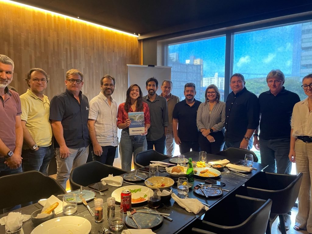 Sinduscon/RN discute desenvolvimento econômico de Natal com candidata Natália Bonavides